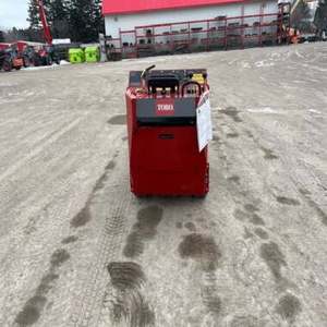 รถตักตีนตะขาบขนาดเล็ก Toro Diesel 5 ตัน พร้อมบุ้งกี๋หน้า 75 กิโลวัตต์ 0.45 เมตร สำหรับงานก่อสร้างในฟาร์ม - Product Image 3