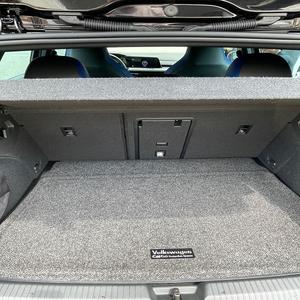 ¡Oferta Imperdible! Volkswagen Golf R 2024 Súper Limpio, 315 HP, Turboalimentado, 4 Cilindros, Tracción Total, Color Negro Perla Intenso, Hatchback de Lujo - Product Image 5