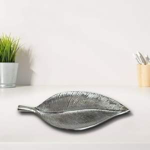 ถาดเสิร์ฟสแตนเลสเงางามด้ามจับที่หรูหราเหมาะสำหรับอาหารเรียกน้ำย่อยเครื่องดื่มและของตกแต่งบ้าน - Product Image 6