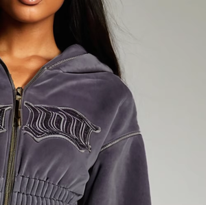 Otoño Streetwear estilo Casual 2 piezas algodón Mujer chándal logotipo personalizado ácido lavado Sudadera con capucha bordado parches terciopelo - Product Image 2