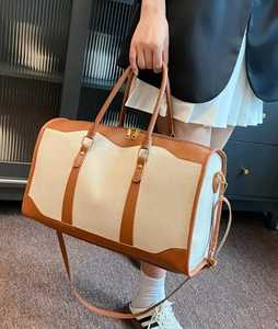 Precio de alta calidad Bolsa de deporte de lona Bolsillo y compartimento para zapatos Bolsa de equipaje de lona de gran capacidad Bolsa de cuero genuino - Product Image 3