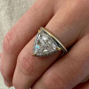 Vintage 2.01CT VS1 Trillion Cut Lab Grown Diamond Anillo clásico Diseño único 14K Oro Anillo de fiesta de compromiso Boda romántica - Product Image 2