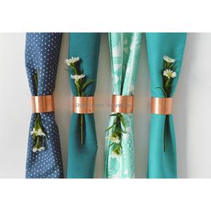Anneaux de serviette en métal plaqué cuivre Elegance pour la décoration de table de mariage, de fête et de dîner - Product Image 1