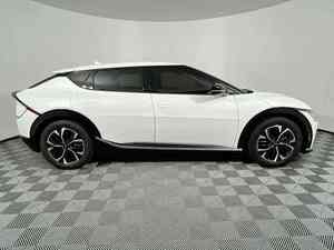 EV6 Wind RWD 2024 Usado, Volante a la Izquierda, Asientos de Cuero, Llantas de Aleación de Aluminio R17, Cámara Trasera 360, Techo Panorámico, Excelente Estado - Product Image 4