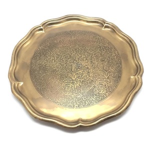 Plateau de service hexagonal de style traditionnel avec design en relief, finition dorée et poignée design, best-seller à prix réduit - Product Image 4