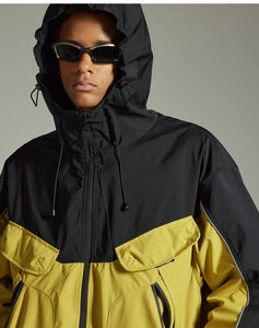 Hermoso estilo Conjuntos personalizados para hombres Ropa de calle ligera Chándal de nailon Conjunto de pantalones cortos cortavientos para hombres - Product Image 2