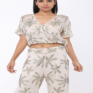 Conjunto de Dos Piezas Moderno para Mujer |   Conjunto de Top y Pantalón a Juego de Alta Calidad para Ropa Casual, Viajes y Uso Diario - Product Image 4