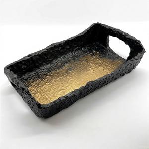 Bandeja de aluminio larga Eclipse Shine con esquinas acampanadas Acentos de mango fundido y superficie duradera para exhibir decoración o comisariada - Product Image 5