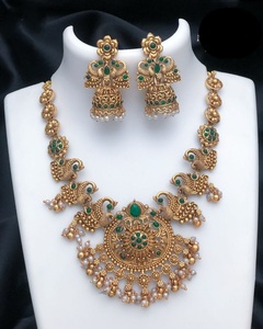 ชุดสร้อยคอไข่มุก Kundan พร้อมต่างหูสำหรับผู้หญิงชุดสร้อยคอออกแบบตามเทศกาลตามประเพณี - Product Image 2