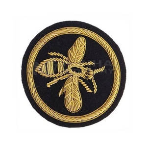 Insignias bordadas a mano de cantidad a granel hechas a medida Servicio OEM Insignias bordadas a mano de último estilo - Product Image 2