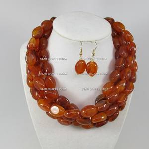 Collier décoratif personnalisé haut de gamme en résine de haute qualité, fait à la main, perles en résine multicolore polies - Product Image 5