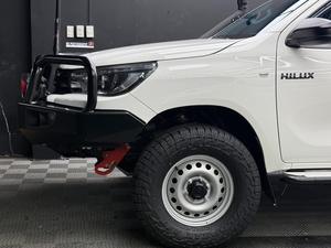 โตโยต้า ไฮลักซ์ ดับเบิ้ลแค็บ 4x4 |   รถกระบะดัดแปลงสำหรับการขับขี่ออฟโรดเพื่อการส่งออก - Product Image 2