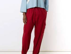 กางเกงคาร์โก้ผู้ชายที่มีความต้องการสูงพร้อมวัสดุนิ่มระบายอากาศป้องกันแบคทีเรียบริการ OEM น้ำหนักเบาและราคาเข้ม - Product Image 3