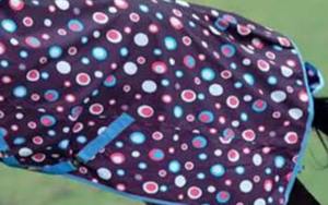 Couverture de tapis de cheval coloré à pois imperméables en coton polyester pour la protection contre la pluie d'hiver et d'été fournisseurs en gros respirants - Product Image 3