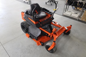 Tondeuse autoportée Bad Boy MZ Magnum 5400 à moteur essence monocylindre, plateau orange, pour jardin - Product Image 2