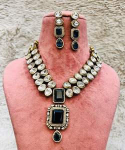 Ensemble de collier Mossanite Kundan avec pierre hydro pour femmes, parfait pour mariage, occasions spéciales, festivals - Product Image 6