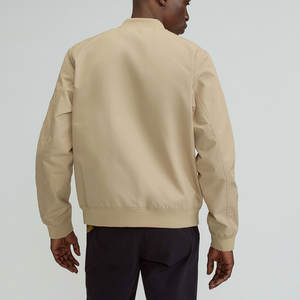 Chaqueta de bombardero para hombre con ribete de piel sintética y diseño de borde urbano Chaqueta de bombardero de moda para hombre con logotipo bordado - Product Image 6