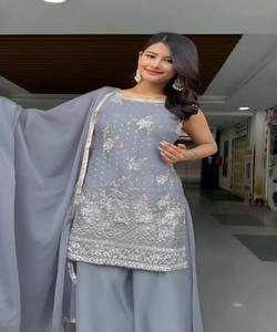 ชุดเดรสสตรีสีเทา - Product Image 2