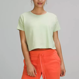 Wholesale Custom Logo Women's Summer <b>Cropped</b> <b>T</b>-<b>Shirts</b> Soft Cotton Gym <b>Fit</b> Crop Tops with Button Decoration for Girls - Product Image 1