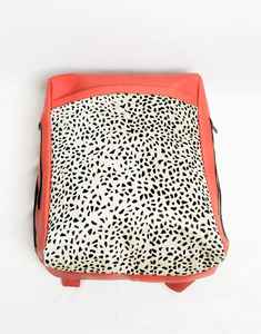 Nueva moda de cuero reciclado para viajes de negocios, mochila escolar para acampar, mochila con estampado de animales, mochila convertible multifunción - Product Image 4