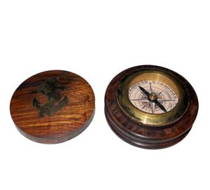 Boussole design d'extérieur à vendre en laiton nouveau Portable voyage randonnée boussole lumineuse Camping poche Antique classique montre Style - Product Image 1