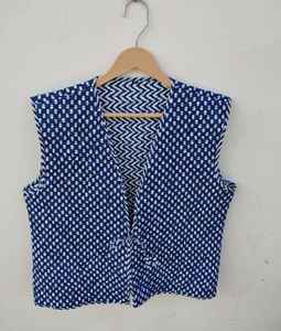 เสื้อกั๊กผ้าฝ้ายพิมพ์ลายบล็อกทำมือจากเมืองจาปุรสำหรับผู้หญิง เสื้อแจ็คเก็ตผ้าฝ้ายแห้งเร็ว เสื้อโค้ทสำหรับฤดูร้อนและฤดูใบไม้ร่วง - Product Image 1