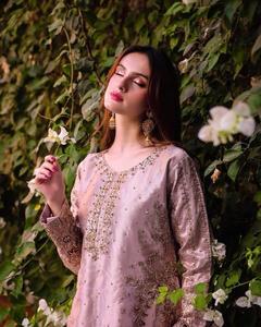 Presentando el nuevo diseñador Wear Chinon Silk Heavy Sequence Bordado y Diamond Hand Work Top y Palazzo con encaje Work - Product Image 2