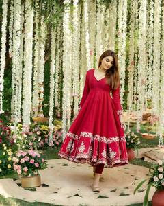 Costume Anarkali traditionnel de luxe en soie romaine de haute qualité avec broderie de paillettes Salwar Kameez pour les fêtes - Product Image 3