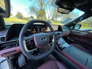 Magnifique INFINITI QX-80 Autograph 4x4, transmission automatique, V6 cylindres - Product Image 2