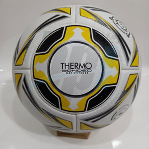 Ballon de football thermocollé pour jeunes, équipement sportif d'extérieur, fourni directement par l'usine - Product Image 1