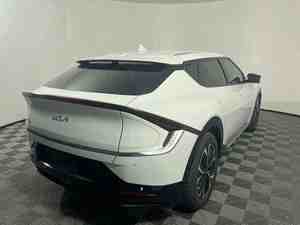 EV6 Wind 2024 Usado, Tracción Trasera, Volante a la Izquierda, Asientos de Cuero, Cámara Trasera, Excelente Estado, Listo para Conducir - Product Image 2