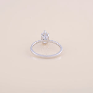 Anillo de compromiso con diamante cultivado en laboratorio de corte pera de 1.02 quilates, banda pavé de oro blanco, rosa y amarillo de 9 quilates, anillo nupcial. - Product Image 4