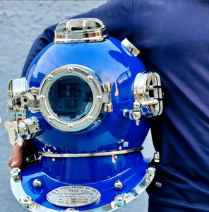 Casco de buzos de mar profundo con base de madera Casco DE BUCEO ANTIGUO de gran calidad - Product Image 1