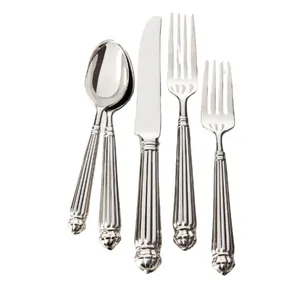 Juego de cubiertos pulidos con espejo en acero inoxidable con mango en forma de Pilar perfecto para comedor de mesa de hotel y restaurante - Product Image 1