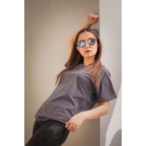 T-shirt femme monochrome anthracite, tailles S-XL - Product Image 4