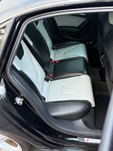 Audi S4 Premium Plus d'occasion 2011, excellent état, prête à être expédiée - Product Image 4