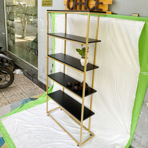 Étagère à 5 niveaux en fer avec cadre en bois de caoutchouc KS68131 pour salon - Product Image 4