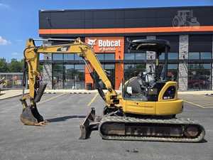 Mini-excavatrice d'occasion 305C CR de 34 tonnes avec moteur, boîte de vitesses et composants essentiels pour l'entretien des jardins et usage domestique - Product Image 2