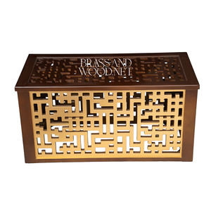 Mesa de Centro Geométrica Moderna con Diseño Artístico de Metal Recortado y Estilo Contemporáneo Decorativo para Espacios de Vida de Lujo - Product Image 1