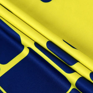 Camiseta de fútbol personalizada de 100% poliéster para hombre, conjunto de uniforme de fútbol de diseño creativo para ropa de fútbol Unisex de alta calidad - Product Image 3