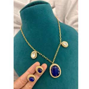 Ensemble de collier à chaîne de créateur attrayant de meilleure qualité avec boucles d'oreilles pour la collection de vêtements de mariage pour femmes et filles - Product Image 1