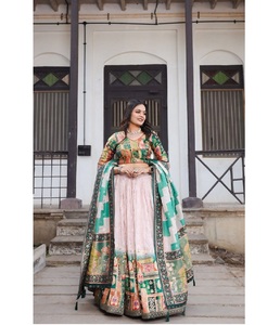 Lehenga Choli bordado para mujer con blusa de diseñador y Dupatta coordinado adecuado para bodas, eventos culturales y fiestas - Product Image 3