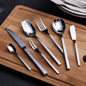 Suministros de exportador indio de Venta caliente Cubiertos de plata de acero inoxidable con estilo Juego de cubiertos para restaurante Hotel - Product Image 1