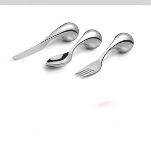 Les enfants modernes plaqués argent d'acier inoxydable emploient le mini ensemble de couverts étonnant ensemble de couverts de poignée en métal de logo personnalisé - Product Image 4