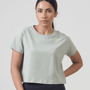 เสื้อยืดลำลองสำหรับผู้หญิงคุณภาพสูงผ้าคอตตอนสีพื้นพิมพ์โลโก้ได้ตามต้องการ - Product Image 1