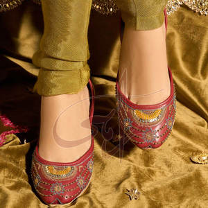 Chaussures Khussa de haute qualité, imprimées multicolores, brodées à la main, antidérapantes, design tendance, tons or et argent, pour - Product Image 2