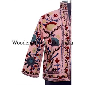 Chaqueta Suzani Bordada a Mano India, Abrigo de Invierno para Mujer, Chaqueta Corta Acolchada Suzani de Tela TNT - Product Image 2