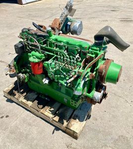 Moteur John Deere avec boîte de vitesses compatible avec les tracteurs, générateurs et excavateurs John Deere, moteur haute performance pour machines. - Product Image 1