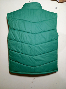 Gilet d'hiver épais pour homme avec capuche amovible, fermeture éclair, style sport, extérieur en polyester tricoté, sans manches, gilet matelassé - Product Image 6