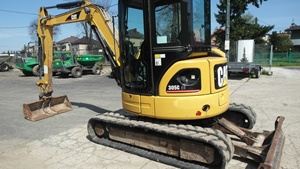 รถขุดตีนตะขาบขนาดเล็ก Caterpillar 305 CR รุ่นปี 2022 น้ำหนัก 12 ตัน 40 แรงม้า สภาพใช้งานน้อย อะไหล่หลัก ปั๊ม PLC มอเตอร์ ลูกปืน ENERPAC - Product Image 3